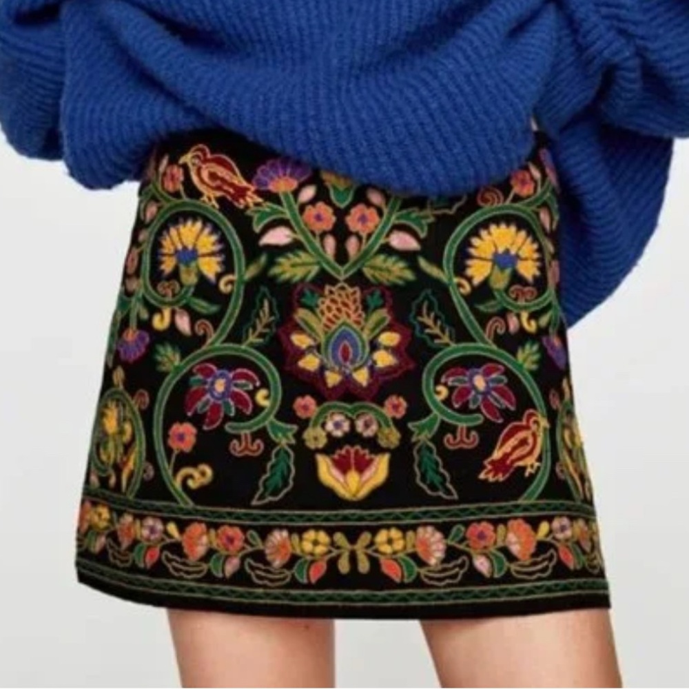 Zara Woman Mini Skirt Small Floral Bird Embroidered Suzani Folk Art